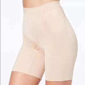 SPANX Women's OnCore Mid-Thigh Short